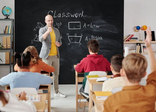 如何用英語固定搭配與短語讓你的表達更自然、豐富和有趣——教育咨詢指南