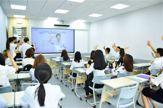 科技賦能，教育革新——“雙師課堂”正式落戶江門